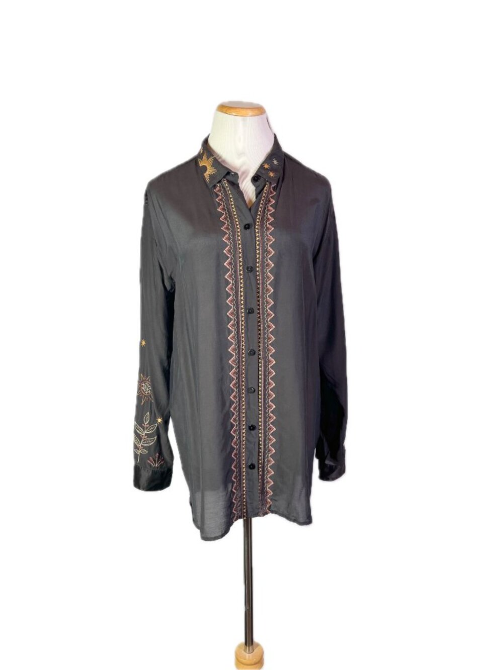 Johnny Was Calmé Size M Long Sleeve Embroidered Shirt Rayon Silk Blend